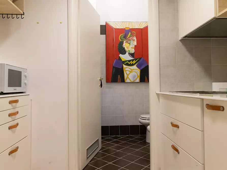 Immagine 12 di Negozio in vendita  in Via della Pietra, 10/A a Bologna