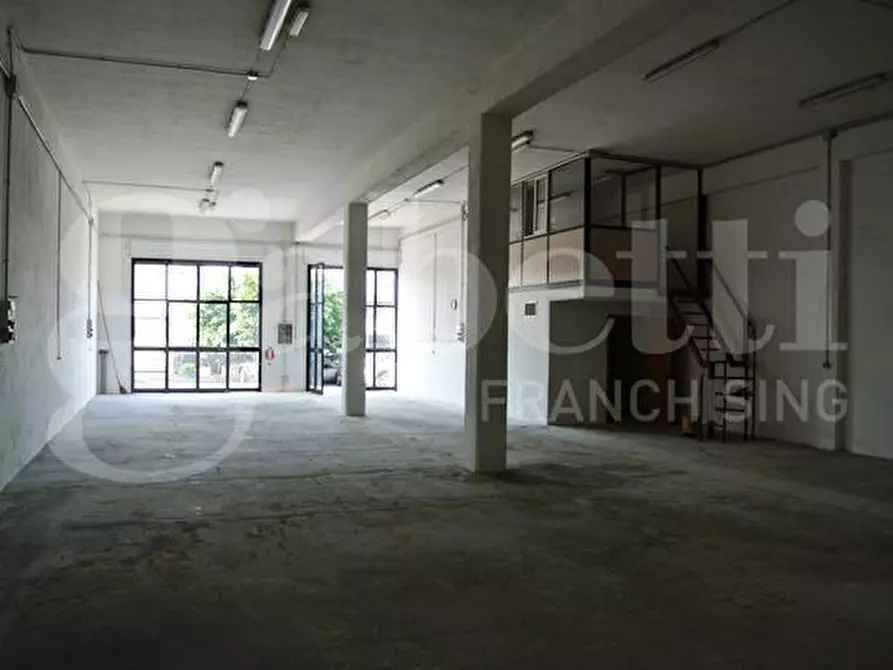 Immagine 7 di Capannone industriale in vendita  in Via zona industriale, sn a Ostuni