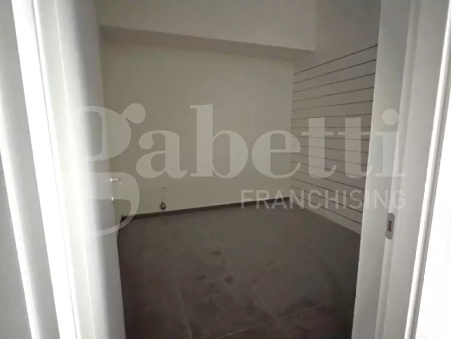 Immagine 11 di Negozio in affitto  in Via Corso Galliano, 24 a Nardo'