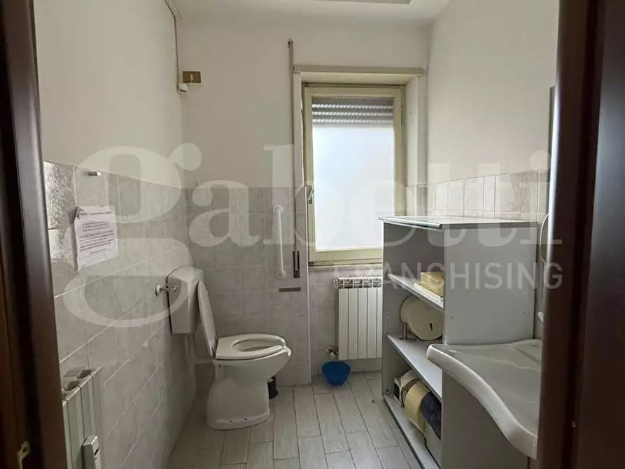 Immagine 19 di Ufficio in vendita  in Via dei salici, 65 a Rieti