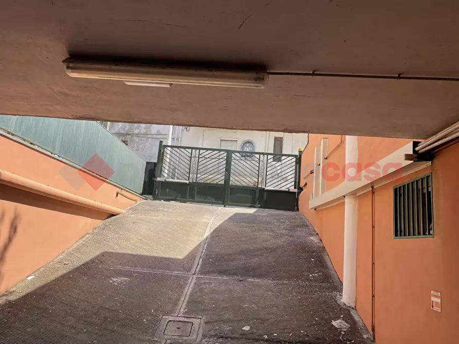 Immagine 8 di Box auto in vendita  in Viale Italia, 2 a Vitulazio