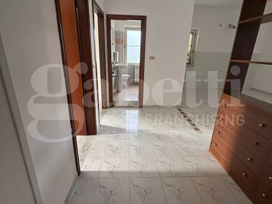 Immagine 1 di Appartamento in vendita  in Via G. Leopardi, 11 a Falerna