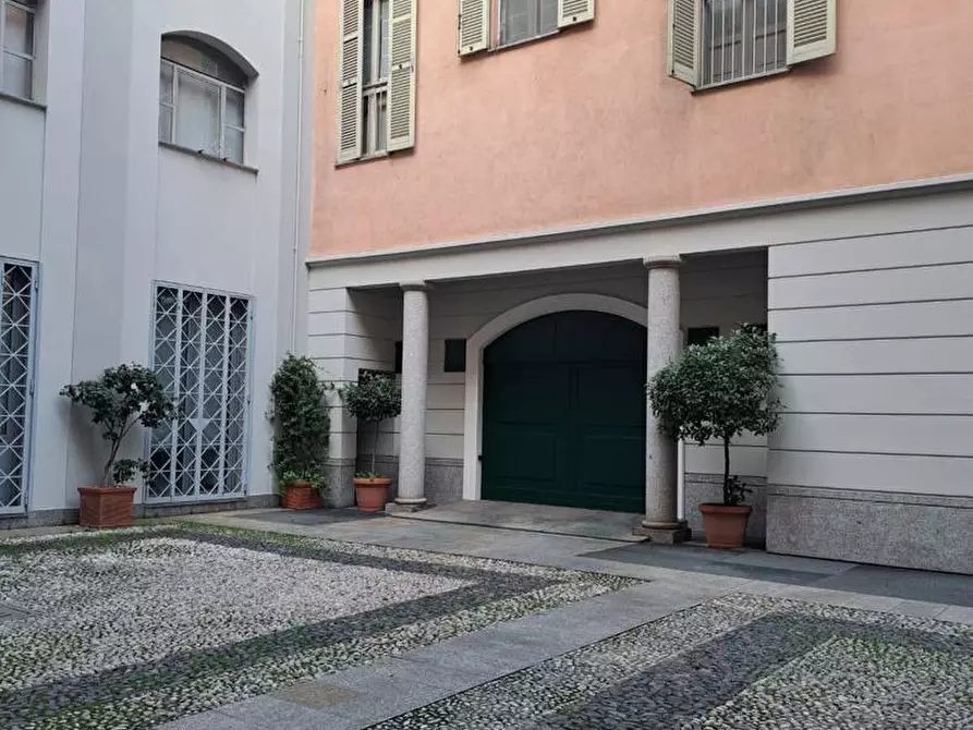 Immagine 3 di Box auto in vendita  in Corso di porta Romana, 55 a Milano