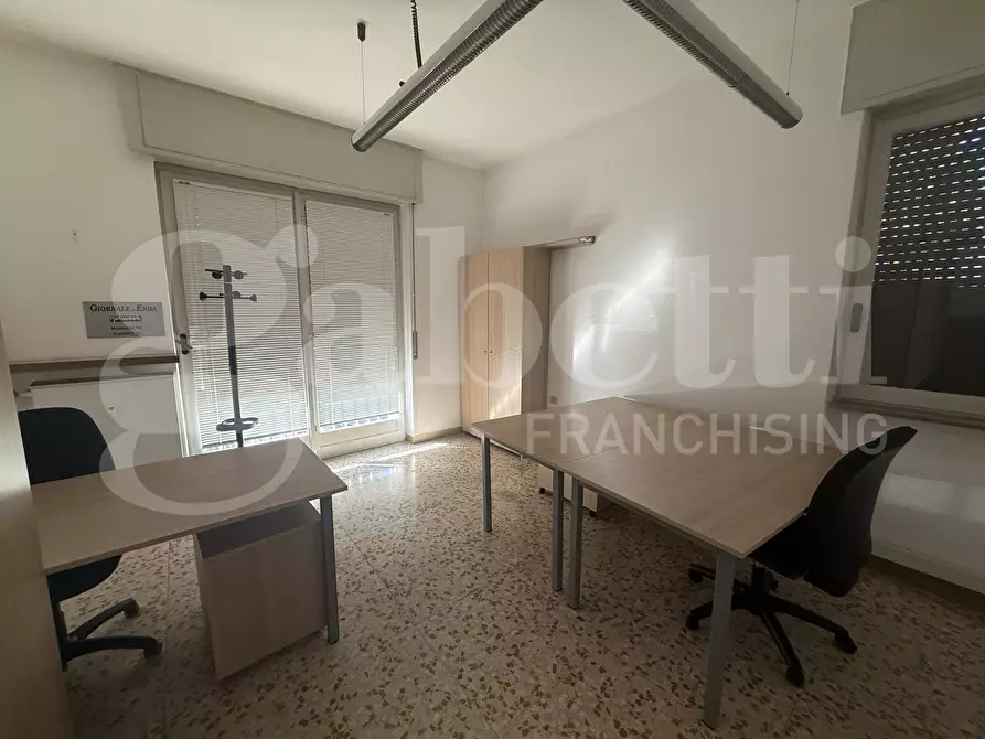 Immagine 1 di Ufficio in affitto  in Corso xxv aprile, 15 a Erba