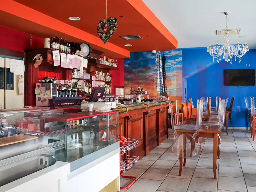 Immagine 3 di Negozio in vendita  in Via Sereno Milesi Locatelli, 31 a Villa D'almè
