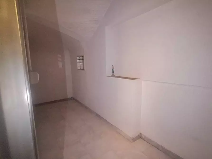 Immagine 4 di Magazzino in affitto  in Corso Umberto I a Napoli