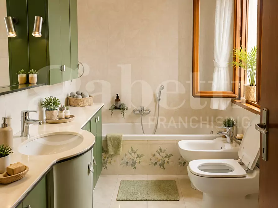 Immagine 10 di Appartamento in vendita  in Via SOTTOMARINA- VIALE TIRRENO, 00 a Chioggia