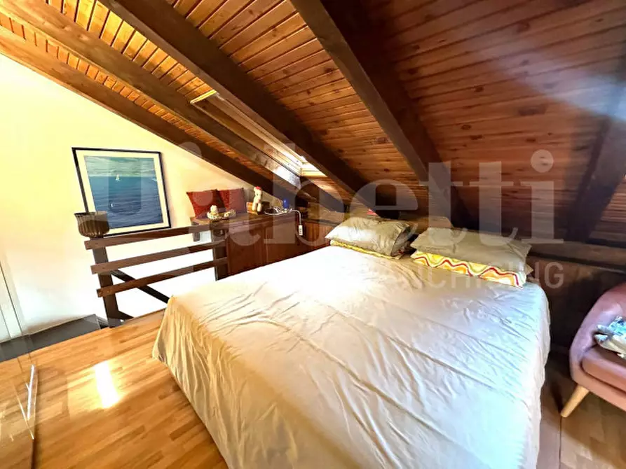 Immagine 13 di Appartamento in vendita  in Via Pertica a Finale Ligure