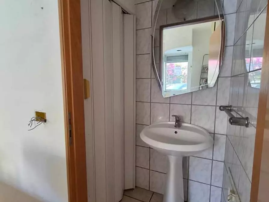 Immagine 10 di Negozio in vendita  in Via XXIV Maggio, 40 a Torre Annunziata