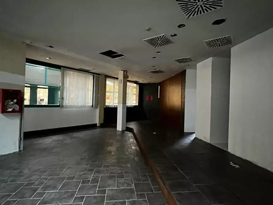 Immagine 6 di Negozio in affitto  in Via Andrea Costa, 154 a Bologna