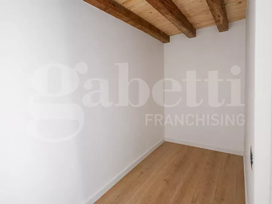 Immagine 26 di Multiproprietà in vendita  in Via ISOLA DI PELLETRINA Calle Chiesa Ognisanti a Venezia