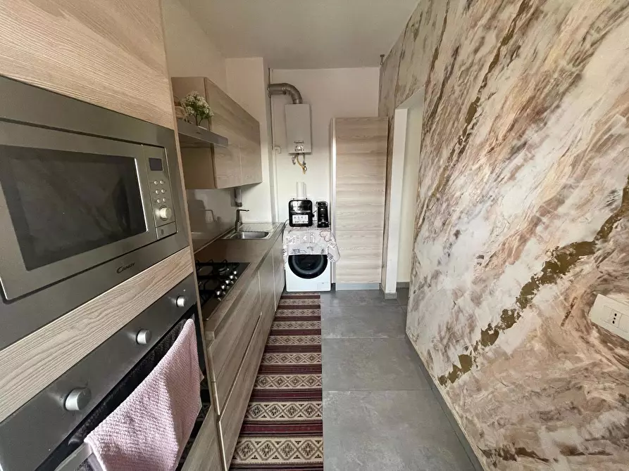 Immagine 11 di Appartamento in vendita  in Piazza cavour, 7 a Abbiategrasso