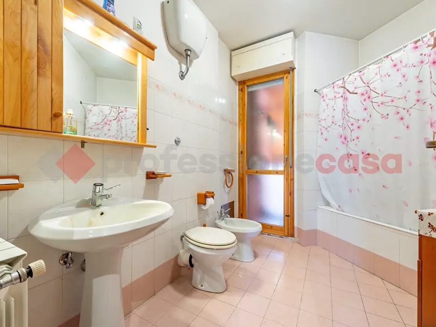 Immagine 22 di Appartamento in vendita  in Via Cinquefrondi, 115 a Roma