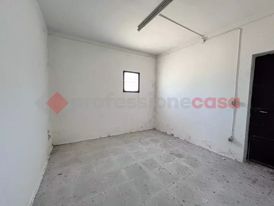 Immagine 7 di Laboratorio in vendita  in Via supersano a Nociglia