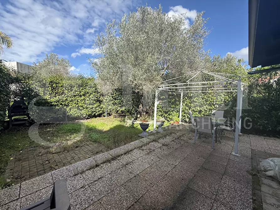 Immagine 14 di Villetta a schiera in vendita  in Via GAMBIERI, 9 a Settingiano