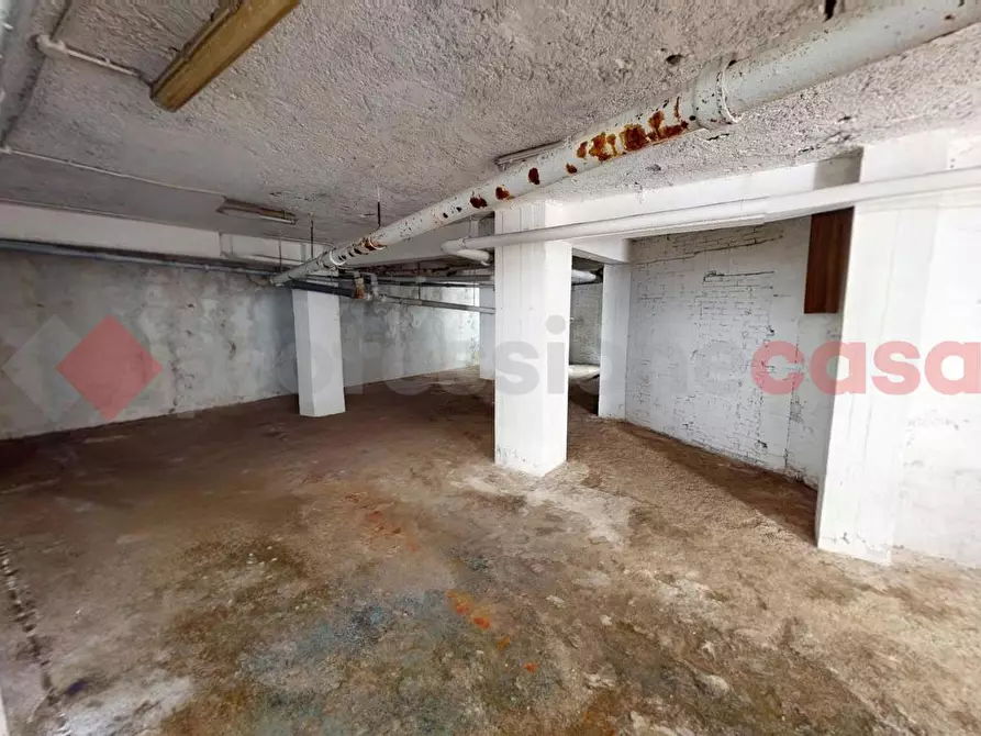 Immagine 20 di Box auto in vendita  in Via dei Castiglioni a Roma