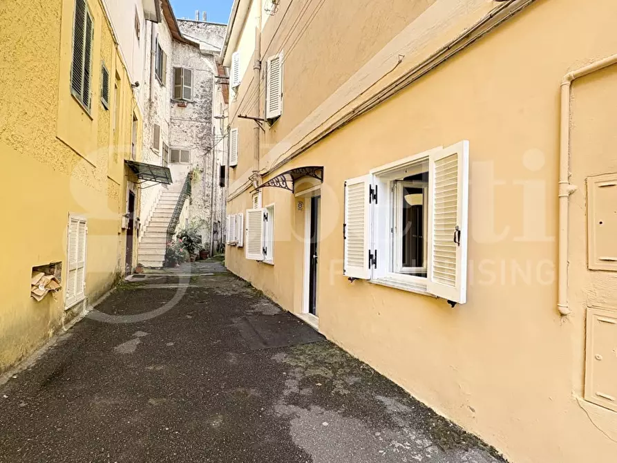 Immagine 5 di Appartamento in vendita  in Piazza San Gioacchino, 8 a Colleferro
