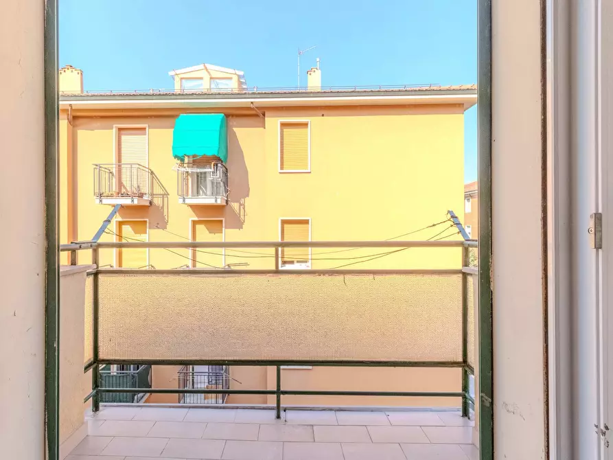 Immagine 9 di Appartamento in vendita  in Via Lazio, 5 a Bologna