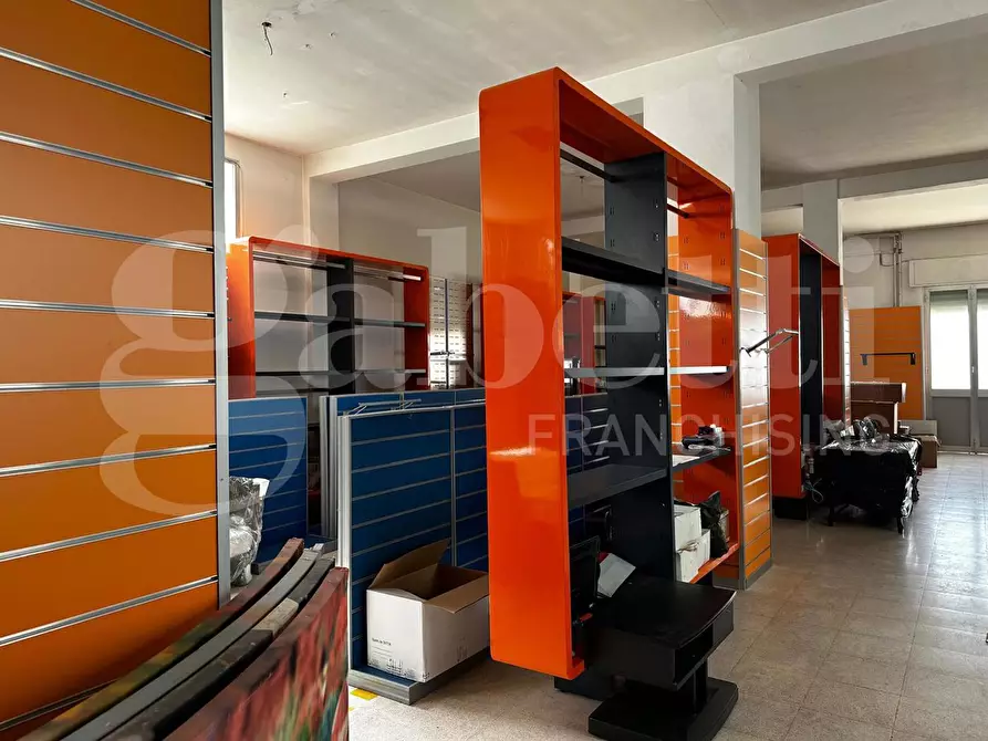 Immagine 12 di Capannone industriale in affitto  in Strada del Carro a Bisceglie