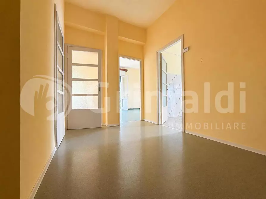 Immagine 13 di Appartamento in vendita  in Viale mameli a Livorno