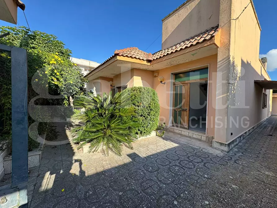 Immagine 1 di Casa quadrifamiliare in vendita  in Via Bianchi pittori, 3 a Lecce