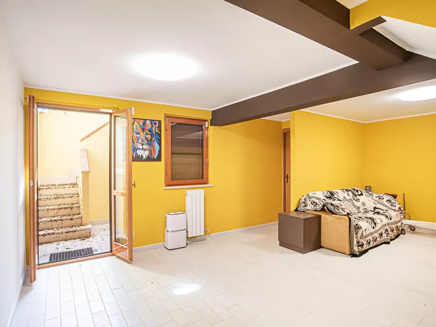 Immagine 26 di Casa trifamiliare in vendita  in Via della Bilancia, 47 a Sabaudia