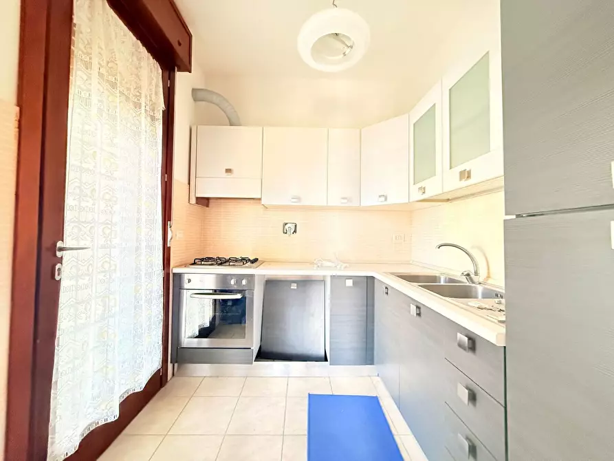 Immagine 12 di Appartamento in vendita  in Via BarzanÃ², 59 a Roma