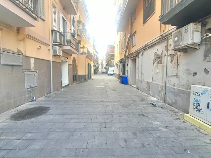 Immagine 5 di Negozio in affitto  in Via Cesare Augusto a Pozzuoli