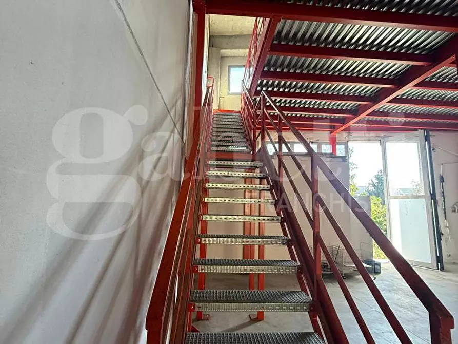 Immagine 4 di Capannone industriale in vendita  in Via Gioia, 6/C a Cesano Maderno