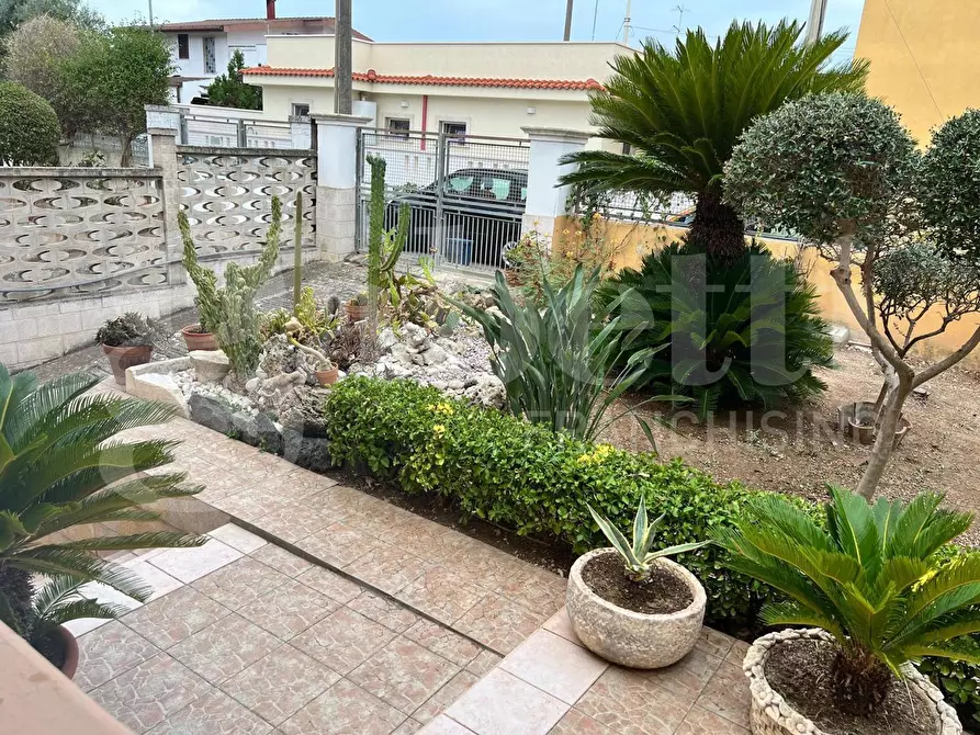 Immagine 26 di Casa bifamiliare in vendita  in Via PETUNIE, 2 a Taranto