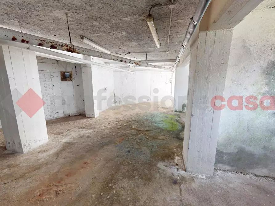 Immagine 19 di Box auto in vendita  in Via dei Castiglioni a Roma