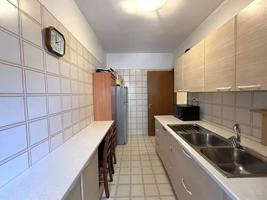 Immagine 17 di Appartamento in vendita  in Via di Decima, 256 a Roma