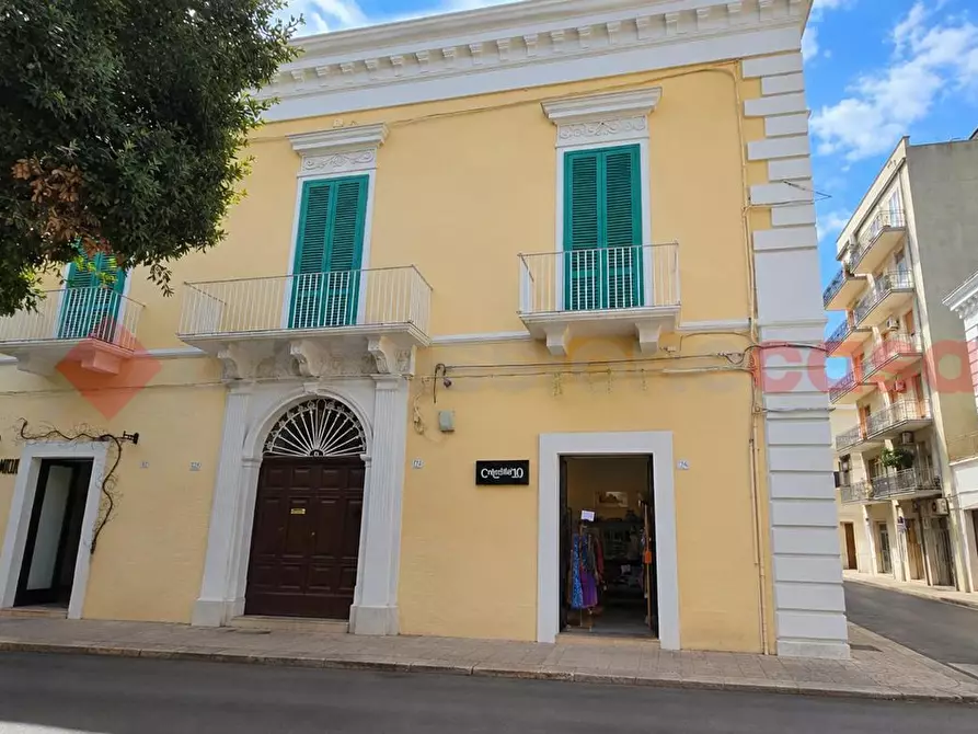 Immagine 3 di Negozio in vendita  in Piazza MANZONI a Monopoli