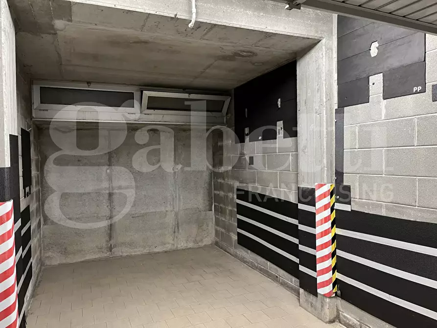 Immagine 3 di Box auto in vendita  in Via Bissuola, . a Venezia