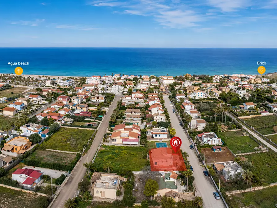 Immagine 15 di Villa in vendita  in Via Dell'oasi, . a Noto