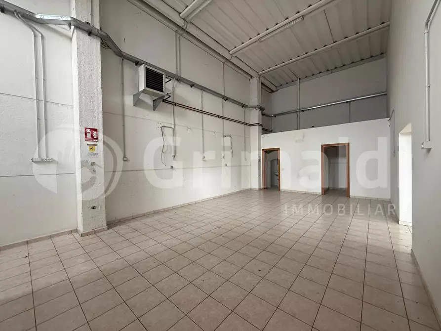 Immagine 5 di Capannone industriale in affitto  in Via camillo bozza a Corciano