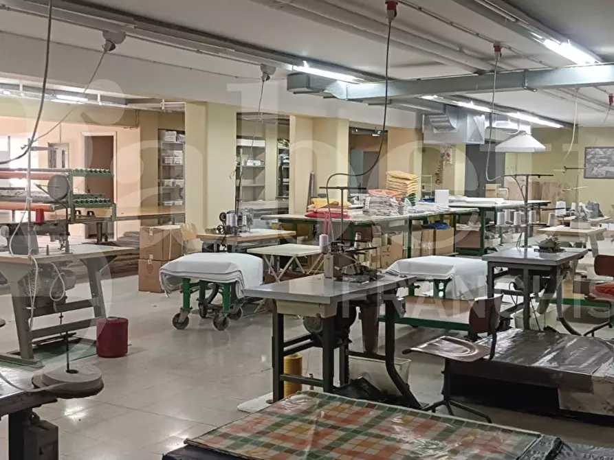 Immagine 6 di Magazzino in vendita  in Via Giacomo Leopardi, 21 a Gravina Di Catania