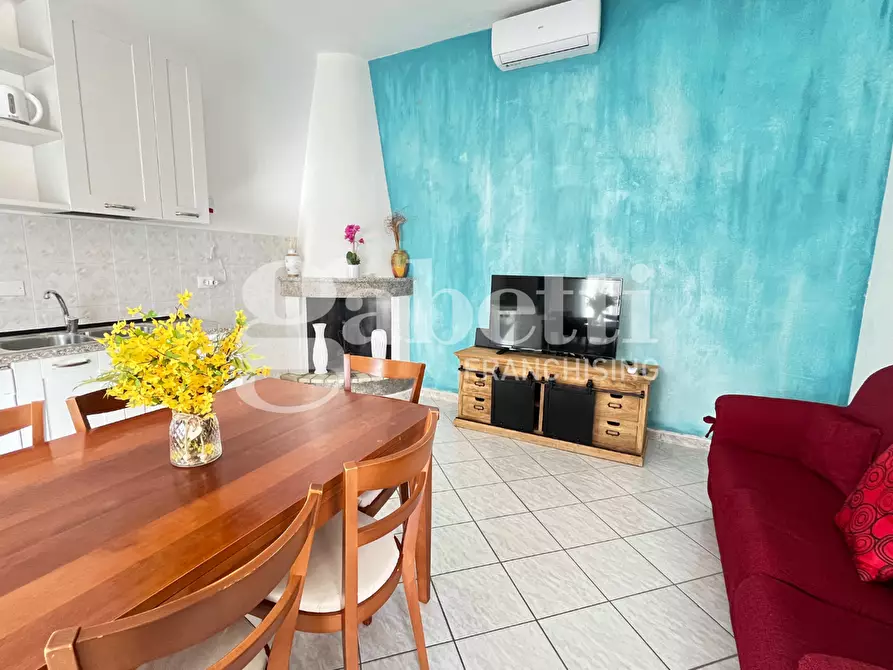 Immagine 8 di Appartamento in vendita  in Via San Lorenzo - Via Leopardi, 13 a Budoni