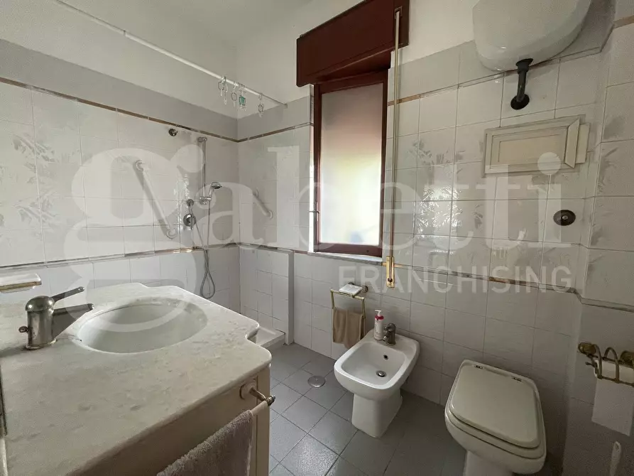 Immagine 15 di Appartamento in vendita  in Via Mameli, 10 a Gaeta