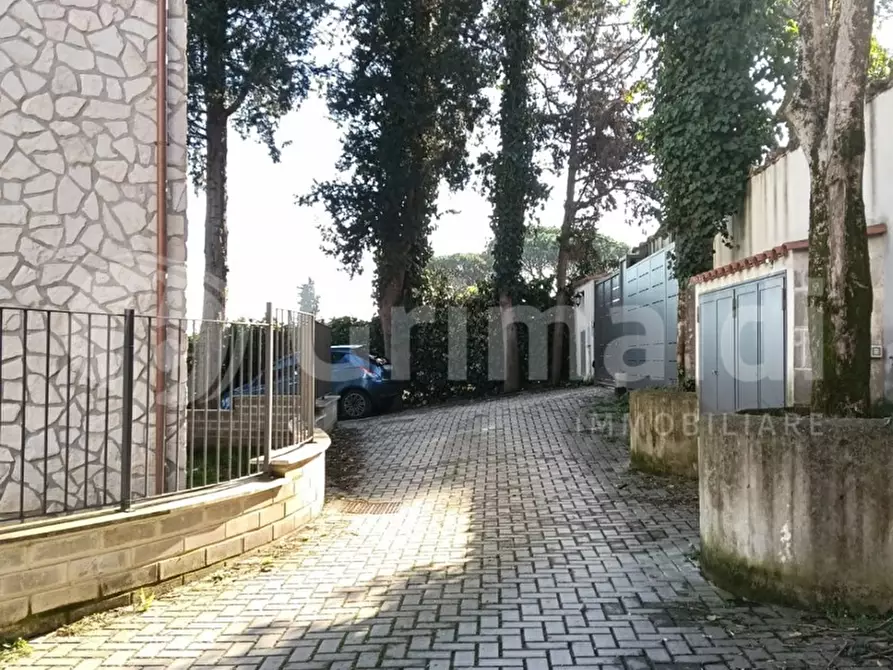 Immagine 5 di Appartamento in vendita  in Via Cassia a Roma