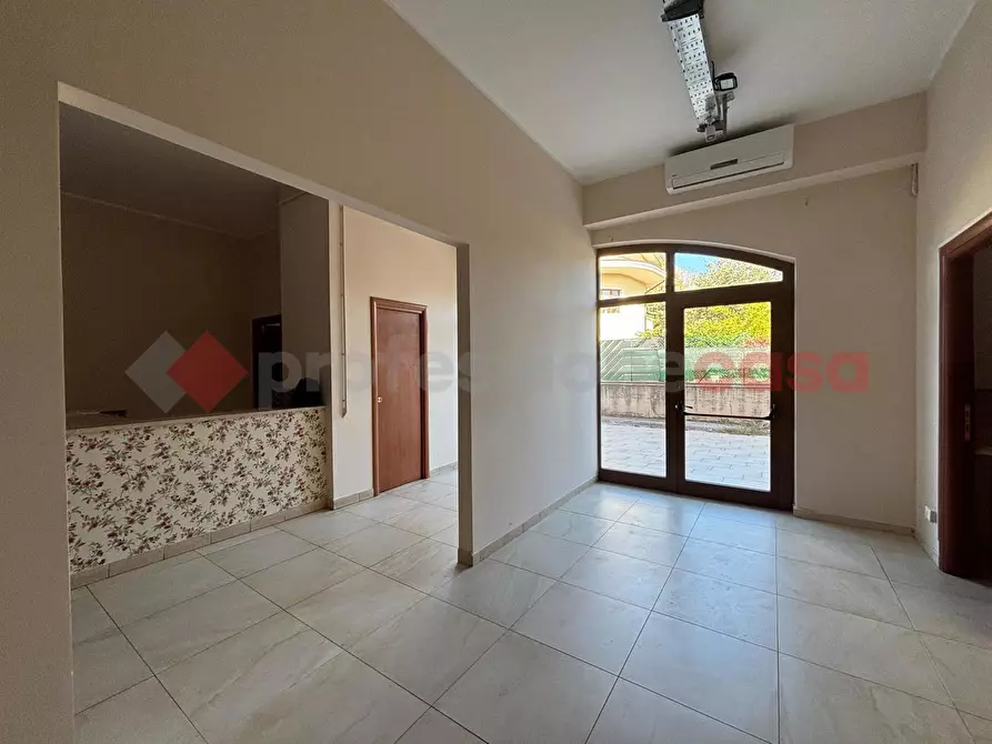 Immagine 3 di Negozio in affitto  in Via casilina km 62.800, snc a Anagni