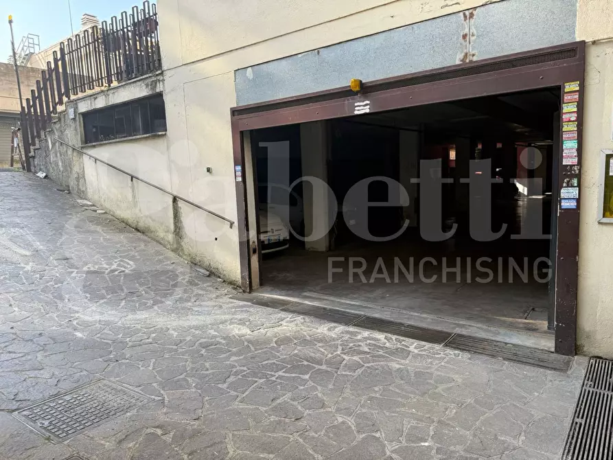 Immagine 13 di Appartamento in vendita  in Via Petrioli, 10 a Roma