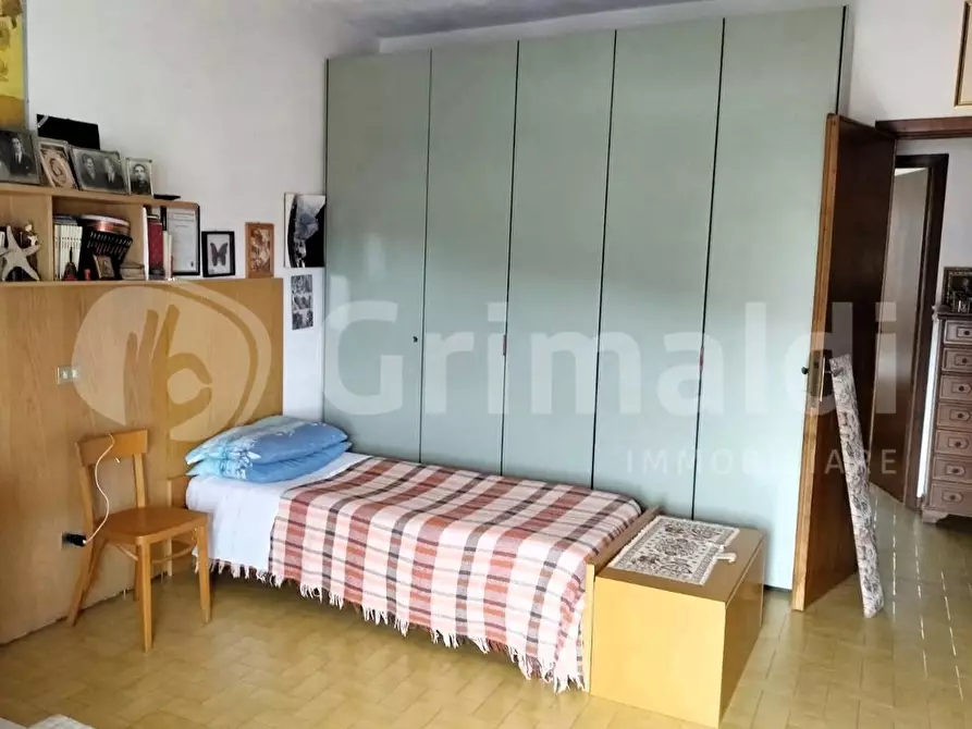 Immagine 13 di Appartamento in vendita  in Via BENEDETTO CROCE, 17 a Massa