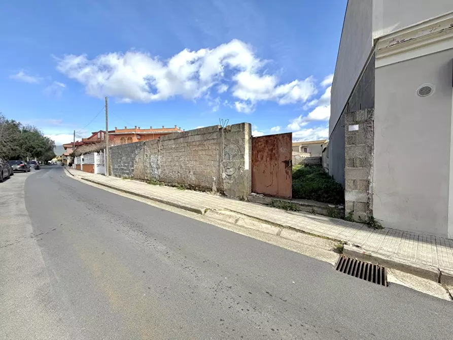 Immagine 1 di Terreno residenziale in vendita  in Via Puccini, 69 a Maracalagonis