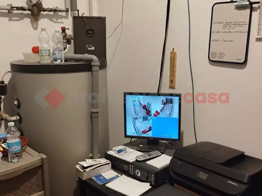 Immagine 11 di Negozio in vendita  in Via XXV APRILE, 1 a Binasco