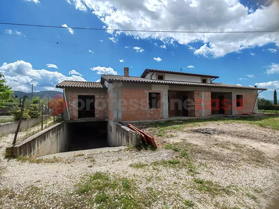 Immagine 1 di Casa bifamiliare in vendita  in Via norvegia a Spoleto