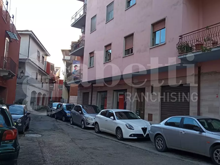 Immagine 1 di Negozio in vendita  in Via Fragola, 2 a Benevento