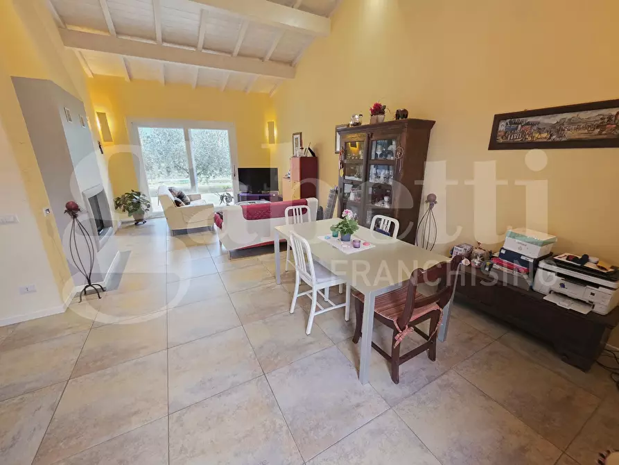Immagine 4 di Casa indipendente in vendita  in Via DEI PRIGIONIERI, 11 a Bettona