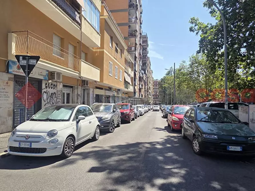 Immagine 19 di Box auto in vendita  in Via Cherso, 26 a Roma