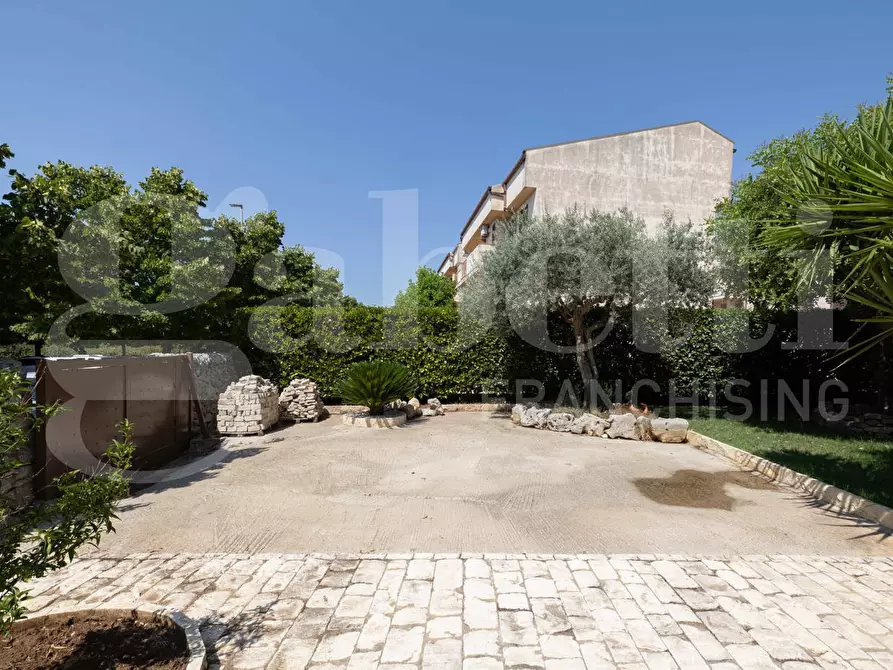 Immagine 39 di Villa in vendita  in Via Livatino, 18 a Ragusa
